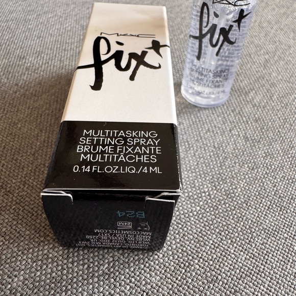 MAC Fix+ Setting Spray Mini size - Picture 4 of 4